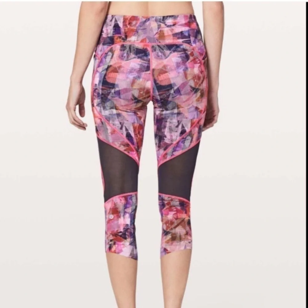 Lululemon On Pace Crop Sun Dazed Multi Pink Leggings Size 4
